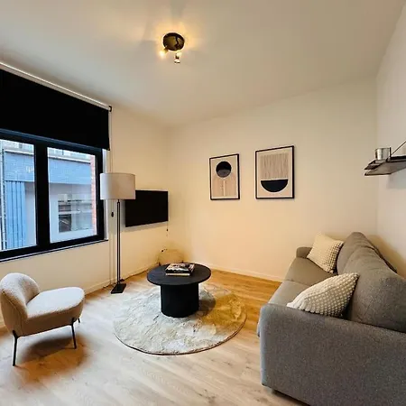 Urbanchic Opera 2b * לייז'